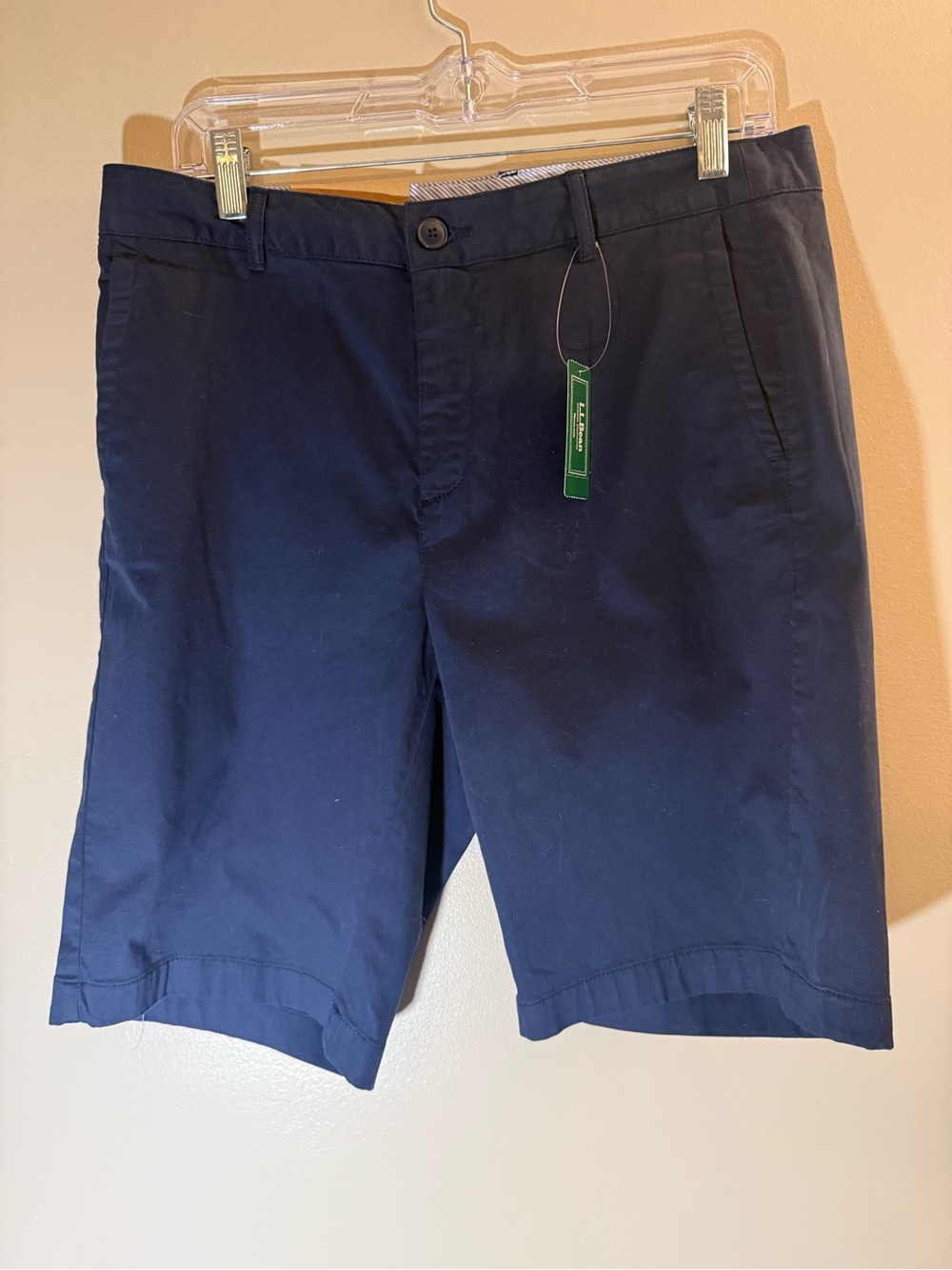 L.L. Bean Women’s Navy Flat-Front Chino Shorts Medium Size 10R NWT
